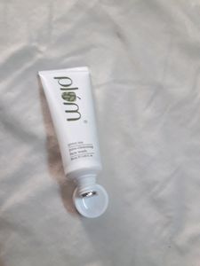PLUM GREEN TEA PORE CLEANSING FACE WASH