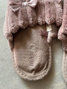 Max brand Cozy Bow Slippers