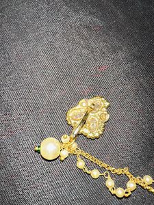 Elegant Gold nose pin
