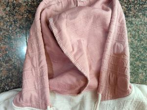 Classy Hoodie for women/pink and white