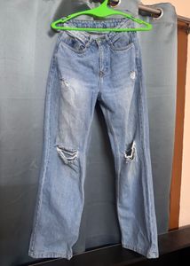 Light Wash Ripped Jeans