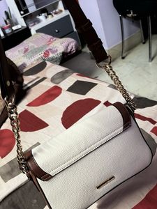 Chic Two-Tone Shoulder Bag
