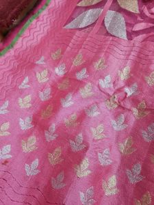 Beautiful Pink Saree with Leaf Motifs