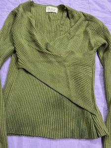 muted olive green ribbed knit full sleeve top