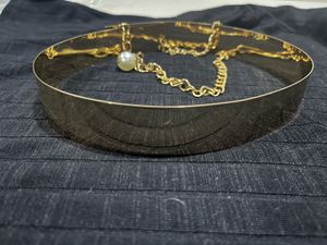 Elegant Gold Waist Belt with Pearl Accent