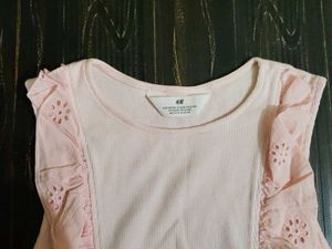H&amp;M Pink Ruffle Top🎀💗