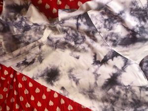 Tie-Dye print T-Shirt and Nike gym T-shirt