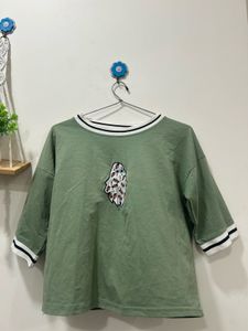 green border top