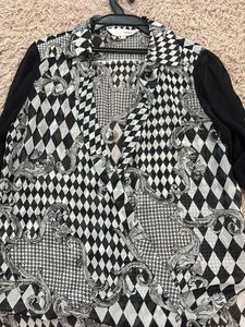 Chic Black &amp; White Patterned Tunic