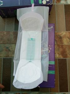 Well Wet Sanitary40 Pads In One Box.Pack Of 4
