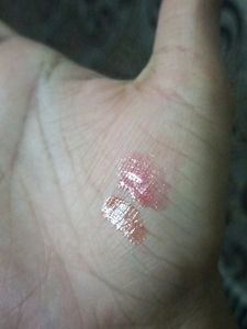 One Gliter Lipstick