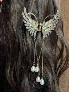 Elegant Swan Hair Claw Clip