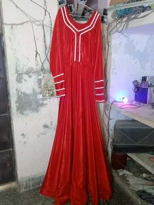 red heavy party' wear gown
