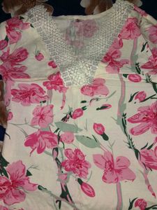 Floral Print Kurta with Lace Neck