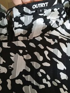 Black &amp; White Print Blouse