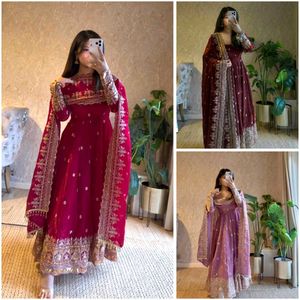 Embroidered Magenta Kurta Set