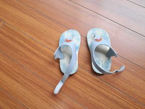 27) Babyoye Sandals