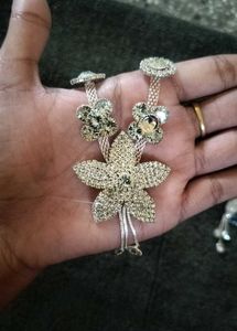 Stunning Rhinestone Flower Necklace &amp; Earring Set