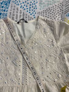 Elegant White Embroidered Kurta