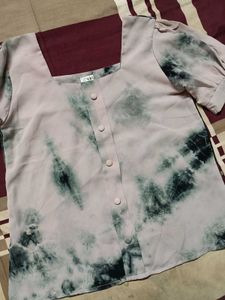 Tie-Dye Puff Sleeve Square Neck Top