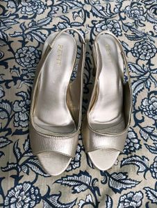 Elegant Gold Slingback Heels