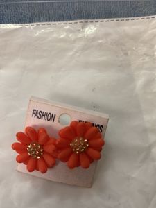 Beautiful Orange Flower Daisy Earrings