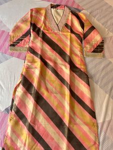 Women Striped Kurta With Gotta Patti Neck Work