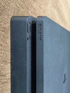 PlayStation 4 (1TB)