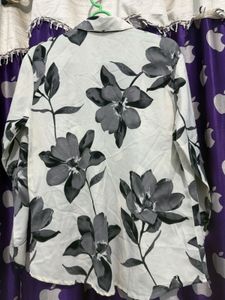 Chic Floral Print Button-Up Shirt