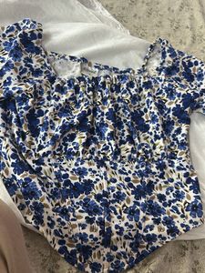 Floral Print Top Size Small To Medium