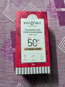 Dot & Key Strawberry Dew Sunscreen