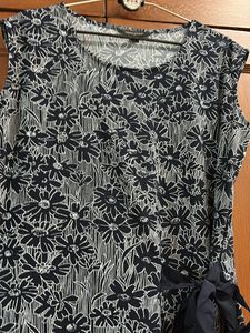 Floral Print Sleeveless Top