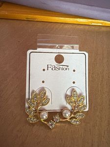 Elegant Gold Leaf Earrings with Pearls