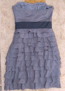 H&amp;M Chic Strapless Ruffle Dress