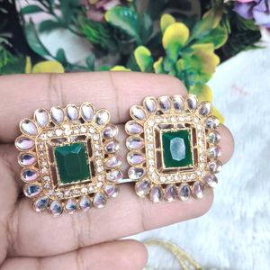 Elegant Pearl &amp; Emerald Necklace Set