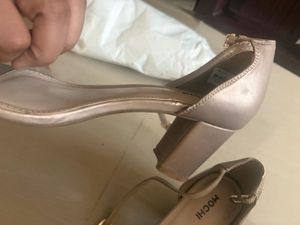 Stylish Mochi Sandals