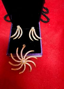 Stunning Pendant &amp; Earring Set