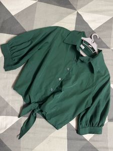 Stylish Green Tie-Front crop top✨