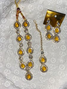 Yellow Necklace Set🌥️