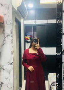 Elegant Burgundy Midi Dress