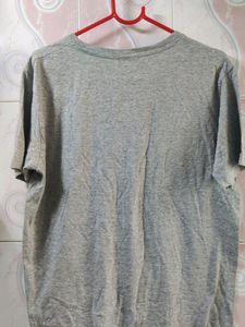 Casual T-shirt In Size L