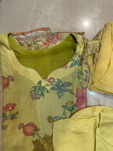 Beautiful Floral Print Kurta Set