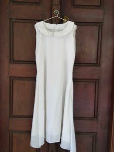 Elegant White Sleeveless Dress