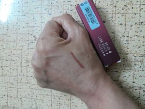pack of Lakme Lipcolour &amp; Avon Nail polish
