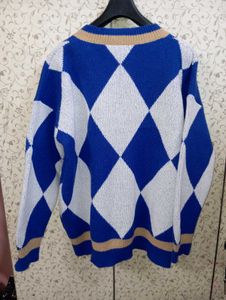 Argyle Pattern V-Neck Sweater