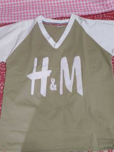 H&M V-Neck T-Shirt