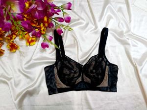 🇳🇿💫🎀Lace Push-Up Bra with Charm Detail