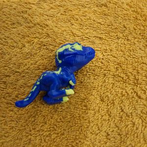 Kinder Joy Jurassic World Velociraptor 🦖