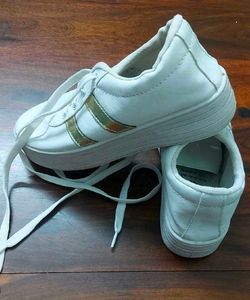 2 pairs Women Casual shoes