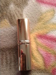 L'Oreal Paris Lipstick(free dilevery)